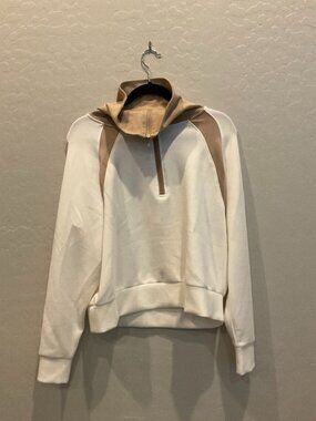 Cropped Crane Cream & Tan Colorblock Half Zip Pullover Size M